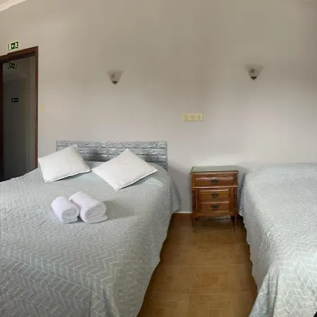 Πανσιόν Residencia Aviz *